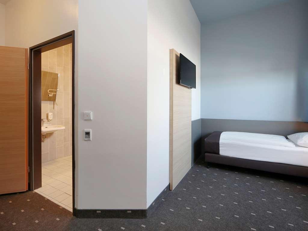 B&B Hotel Berlin-Airport Room photo